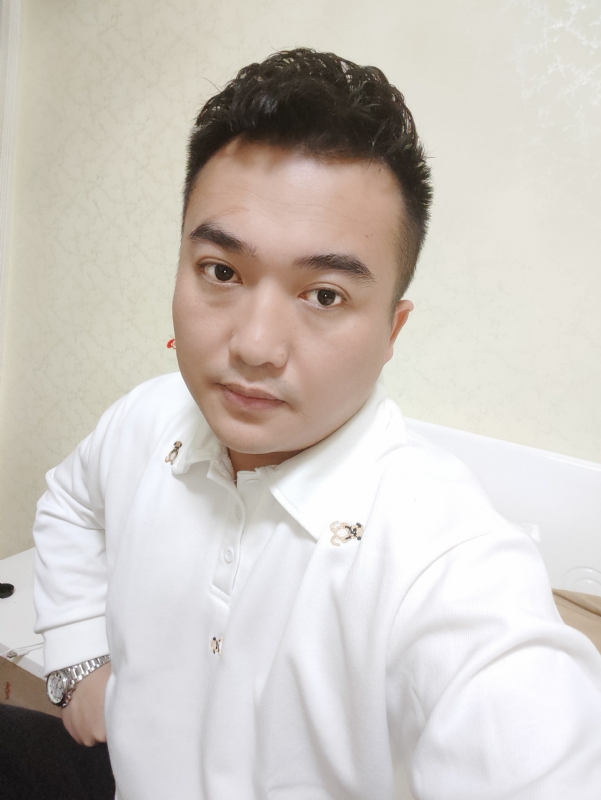 哈哈先生的第三张照片--宁德闪婚服务中心